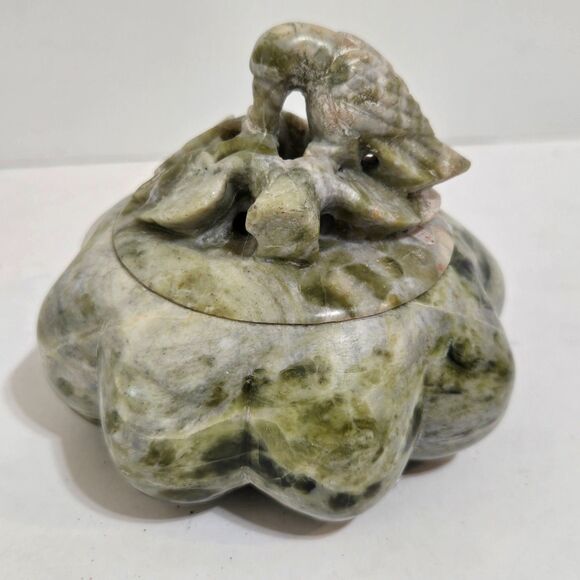 Vintage hand Carved Green Soapstone Bird On leaves Trinket Box 3" tall Stone - Picture 2 of 8